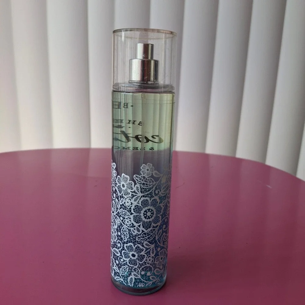 Bath & Body Works SHEER COTTON & LEMONADE Fine Fragrance Mist 8 oz Retired